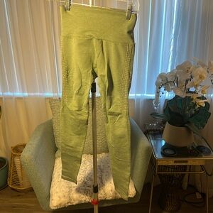 Alphalete soft sage green leggings workout athletic size small seam repaired